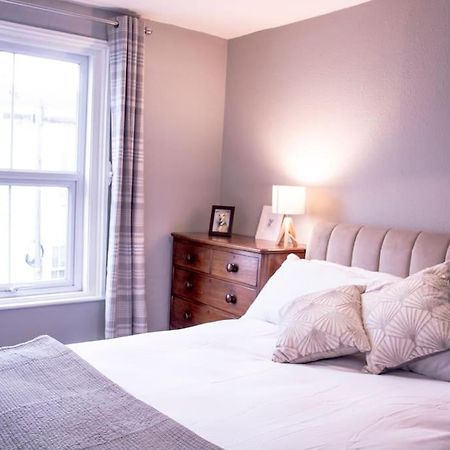Lovely 3 Bed House In The Heart Of Cheltenham Bagian luar foto