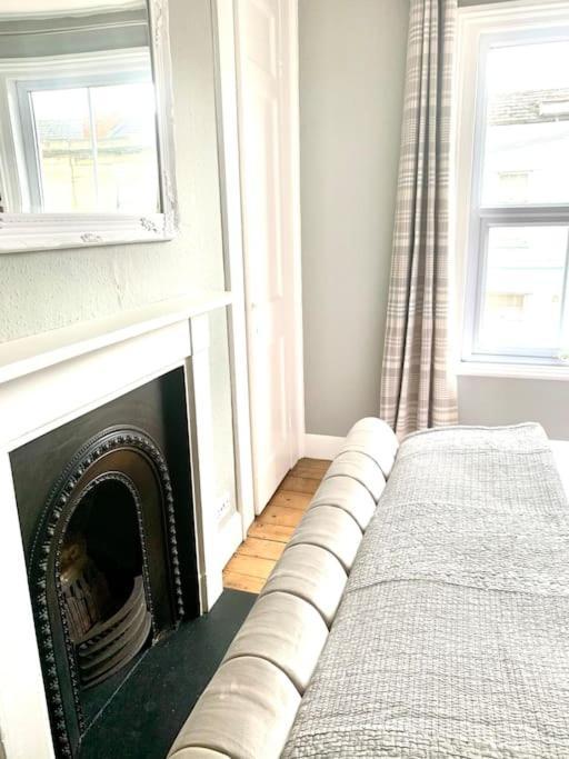 Lovely 3 Bed House In The Heart Of Cheltenham Bagian luar foto