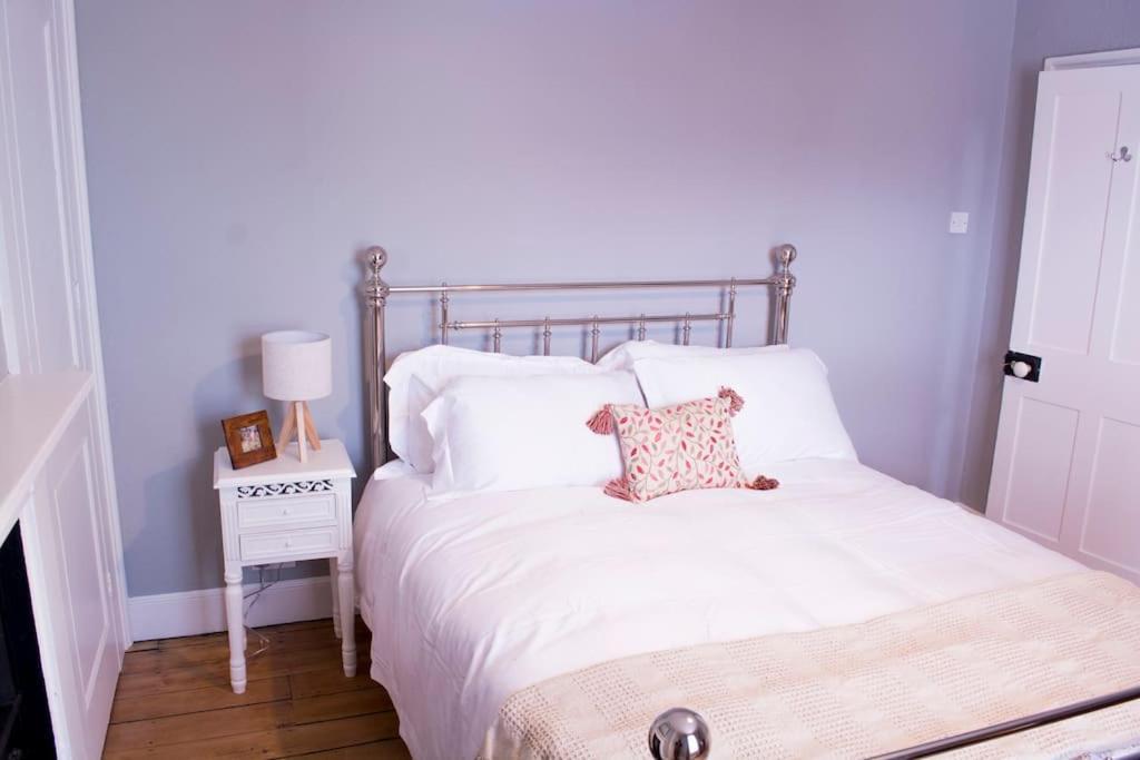 Lovely 3 Bed House In The Heart Of Cheltenham Bagian luar foto