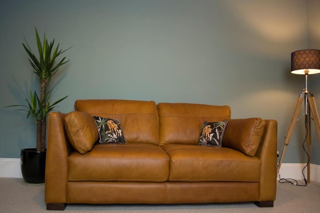 Lovely 3 Bed House In The Heart Of Cheltenham Bagian luar foto