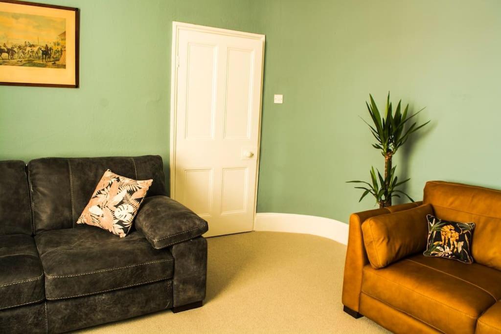 Lovely 3 Bed House In The Heart Of Cheltenham Bagian luar foto