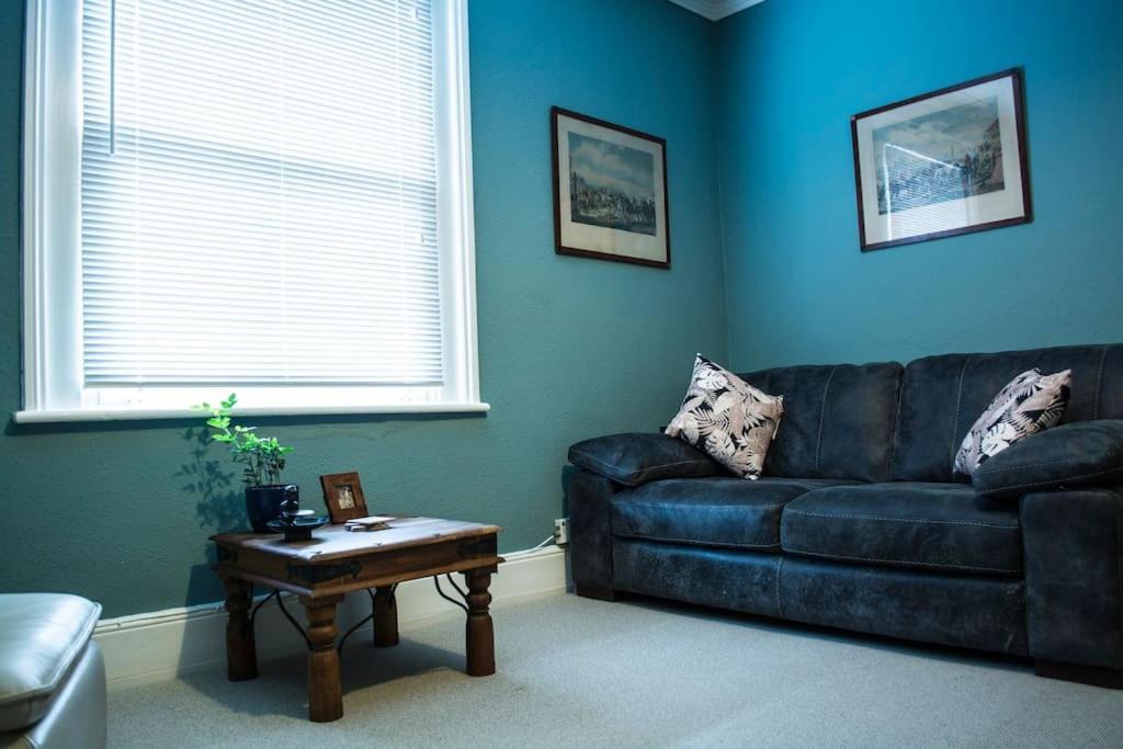 Lovely 3 Bed House In The Heart Of Cheltenham Bagian luar foto